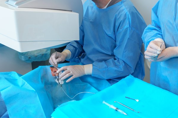 Prenez soin de vos yeux avec le dr ora levy à marseille